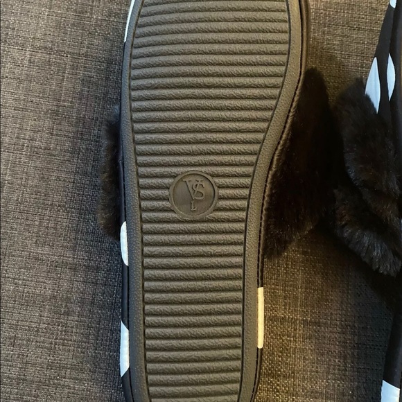 VS Victoria’s Secret slippers Black/White Polka Dots - Picture 7 of 9